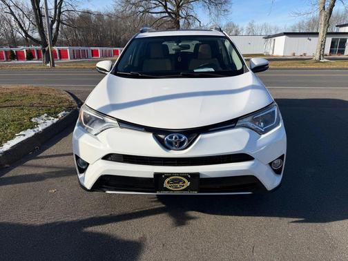 2016 Toyota RAV4 Hybrid XLE