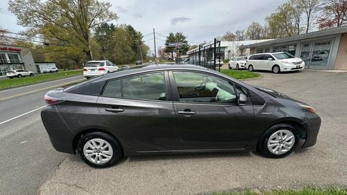 Magnetic Gray Metallic 2016 Toyota Prius Two