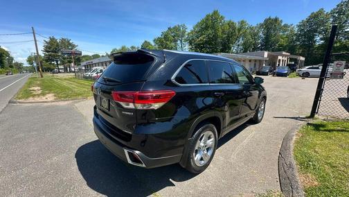 Midnight Black Metallic 2018 Toyota Highlander Hybrid Limited