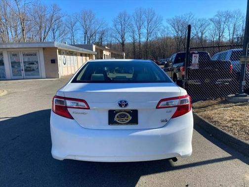 2014 Toyota Camry Hybrid LE