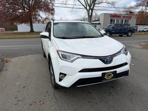 2017 Toyota RAV4 Hybrid XLE