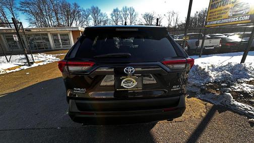 2020 Toyota RAV4 Hybrid XLE