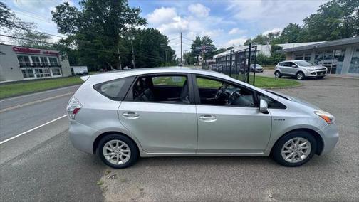 2013 Toyota Prius v Five