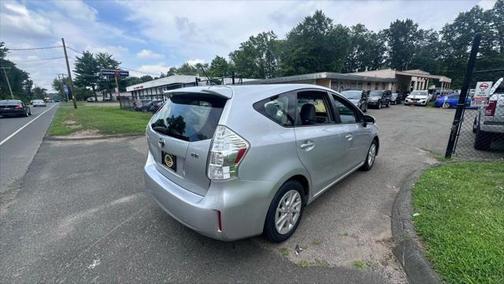 2013 Toyota Prius v Five