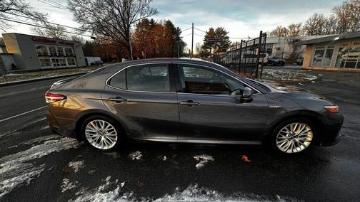2019 Toyota Camry Hybrid XLE