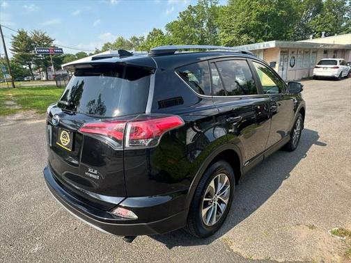 2018 Toyota RAV4 Hybrid XLE