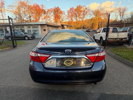 2015 Toyota Camry Hybrid SE