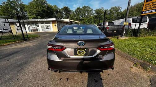 2024 Toyota Camry Hybrid SE