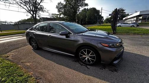 2024 Toyota Camry Hybrid SE