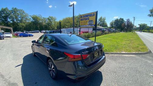 2022 Nissan Altima 2.5 SV