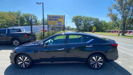 2022 Nissan Altima 2.5 SV