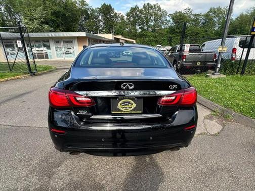 2016 INFINITI Q70 3.7X