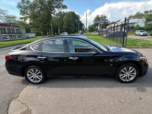 2016 INFINITI Q70 3.7X