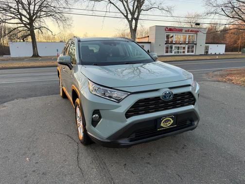 2020 Toyota RAV4 XLE