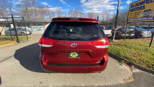 2012 Toyota Sienna XLE