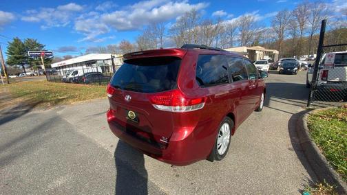 2012 Toyota Sienna XLE