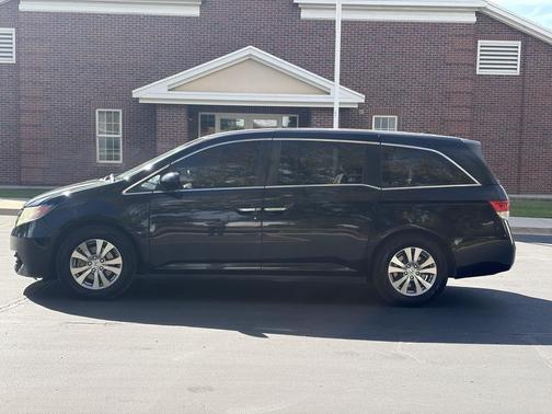 Crystal Black Pearl 2016 Honda Odyssey SE