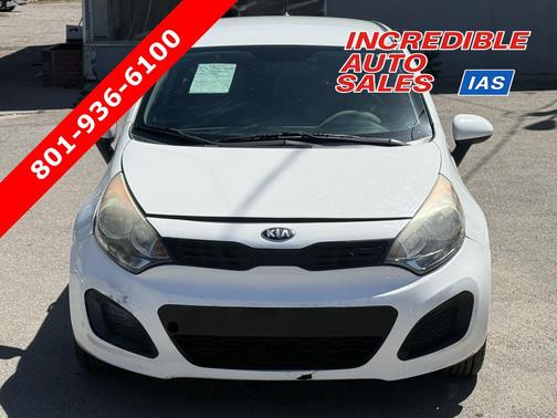 Clear White 2014 Kia Rio LX