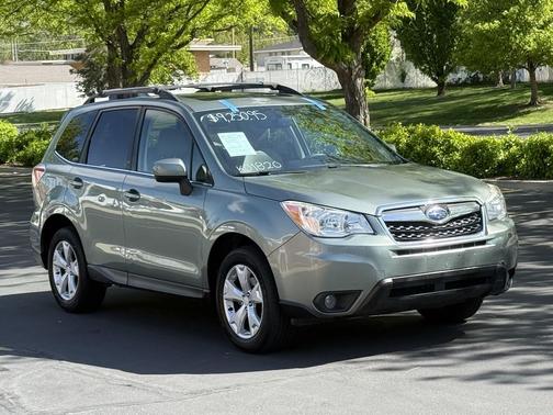 Jasmine Green Metallic 2016 Subaru Forester 2.5i Limited