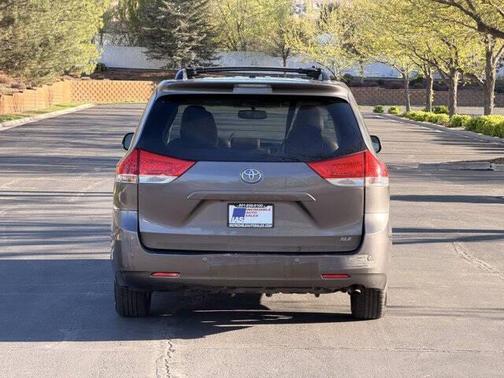 2014 Toyota Sienna XLE