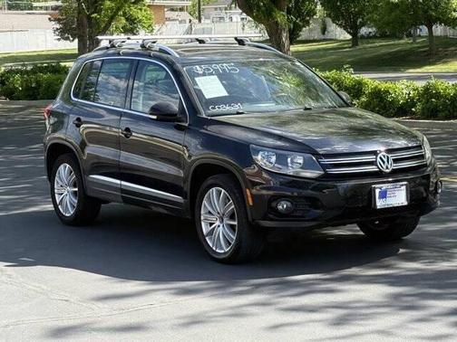 Deep Black Metallic 2013 Volkswagen Tiguan SE