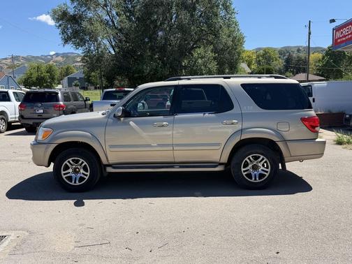Desert Sand Mica 2005 Toyota Sequoia SR5