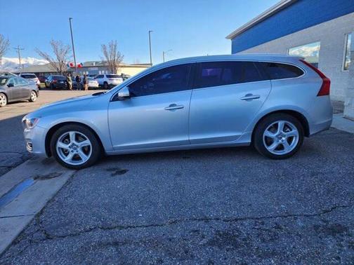 2015 Volvo V60 T5 Platinum