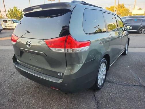 2014 Toyota Sienna XLE