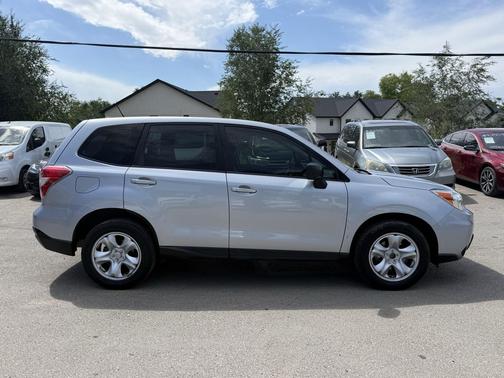 Ice Silver Metallic 2014 Subaru Forester 2.5i