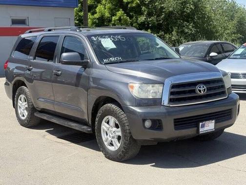 Magnetic Gray Metallic 2017 Toyota Sequoia SR5