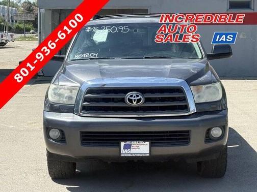 Magnetic Gray Metallic 2017 Toyota Sequoia SR5