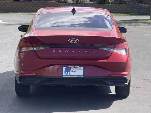 Scarlet Red Pearl 2021 Hyundai ELANTRA SE
