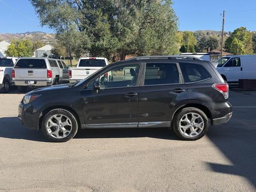 Dark Gray Metallic 2018 Subaru Forester 2.5i Touring