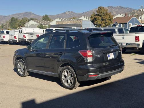Dark Gray Metallic 2018 Subaru Forester 2.5i Touring