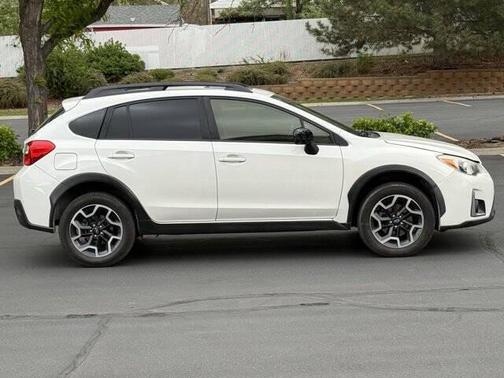 Crystal White Pearl 2016 Subaru Crosstrek 2.0i Premium