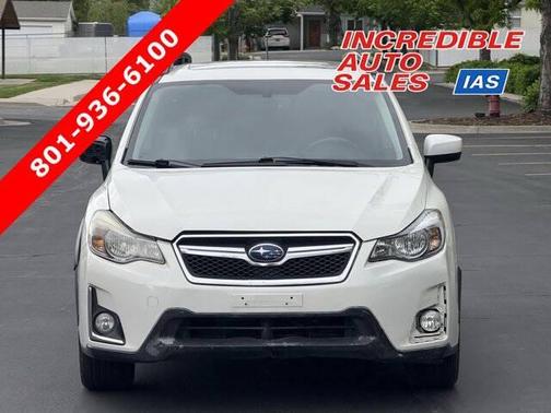 Crystal White Pearl 2016 Subaru Crosstrek 2.0i Premium