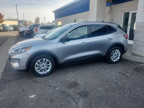 Carbonized Gray Metallic 2022 Ford Escape SE