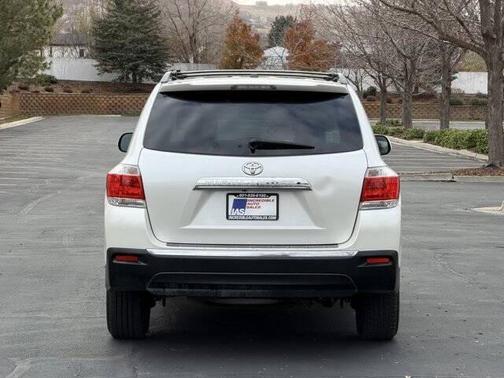 2012 Toyota Highlander SE