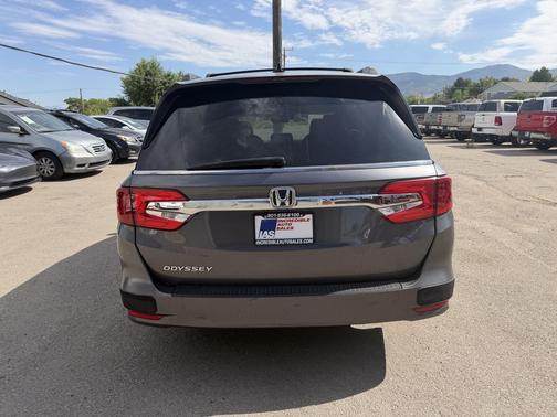 Gray 2018 Honda Odyssey EX-L