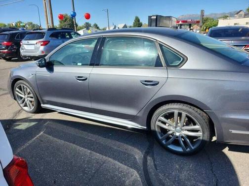 2018 Volkswagen Passat 2.0T R-Line