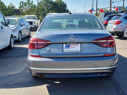 2018 Volkswagen Passat 2.0T R-Line