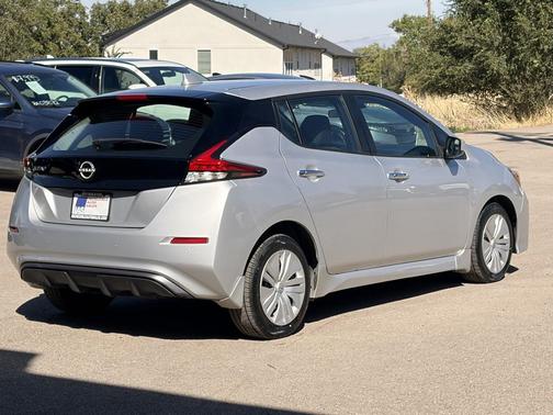 Brilliant Silver Metallic 2025 Nissan Leaf S