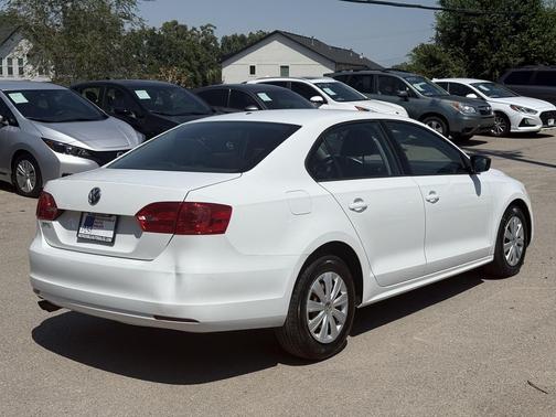 White 2014 Volkswagen Jetta Auto S