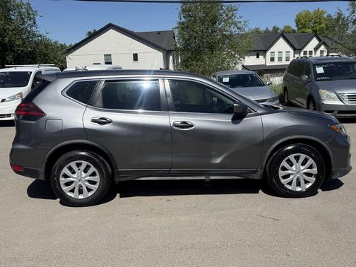 Gun Metallic 2019 Nissan Rogue S