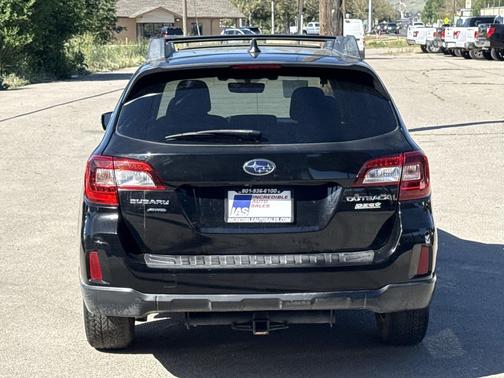 Crystal Black Silica 2017 Subaru Outback 2.5i Premium