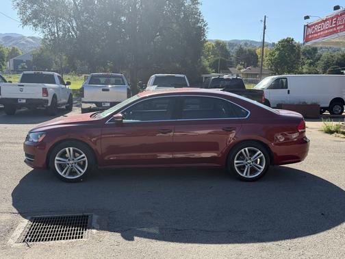 Fortana Red 2015 Volkswagen Passat 2.0L TDI DSG SE w/Sunroof