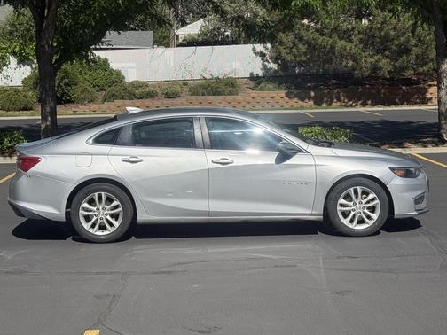 Silver Ice Metallic 2017 Chevrolet Malibu 1LT