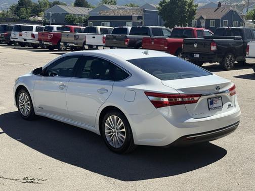 Blizzard Pearl 2013 Toyota Avalon Hybrid Limited