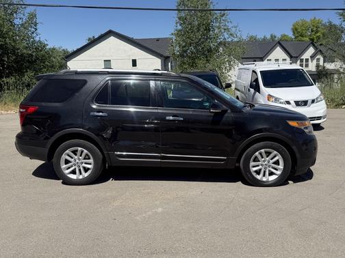 Black 2012 Ford Explorer XLT