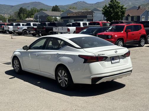 Glacier White 2024 Nissan Altima S FWD